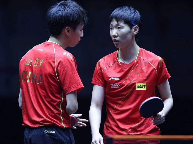 球送到底角 球送到底角