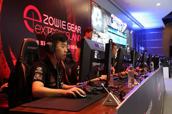 场的绵密赛 场的绵密赛